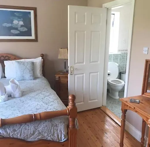 Farm House. * Killarney